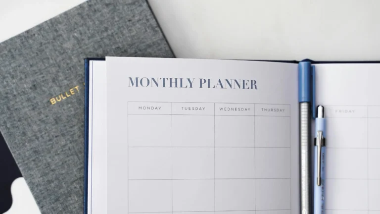 How to Create a Monthly Budget for Beginners
